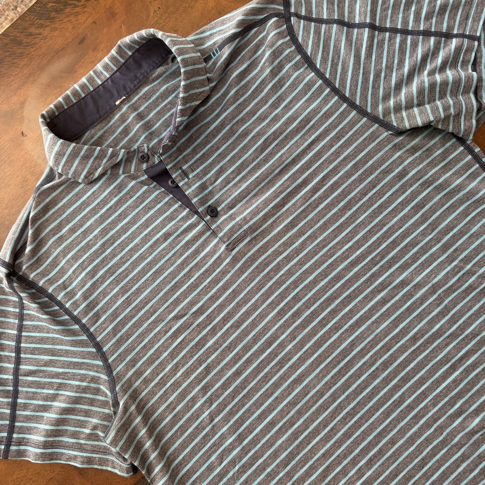 Lululemon Athletica Polo Shirt Mens Medium Gray Stripe Performance Golf Stretch
